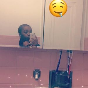 Meet your Posher, Jania